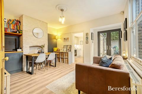 3 bedroom semi-detached house for sale, Weald Road, Brentwood, CM14