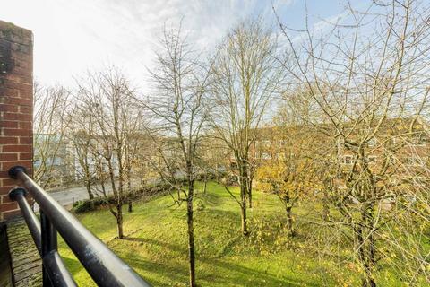 1 bedroom flat for sale, Ollgar Close, London W12