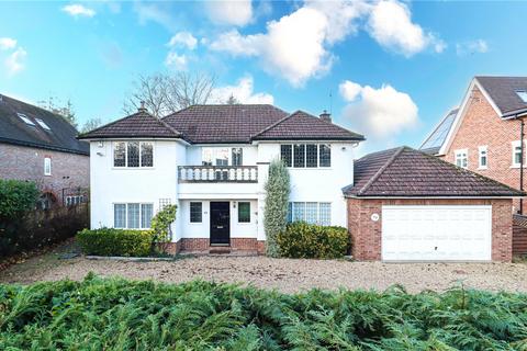 4 bedroom detached house to rent, Park Avenue North, Harpenden, Hertfordshire