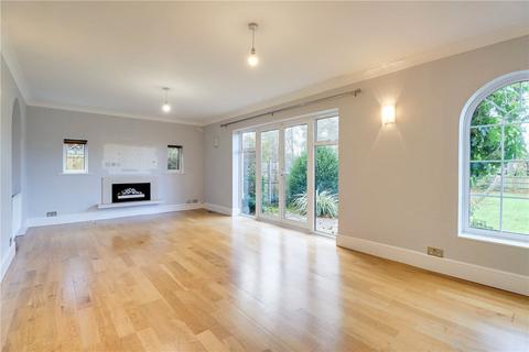 4 bedroom detached house to rent, Park Avenue North, Harpenden, Hertfordshire