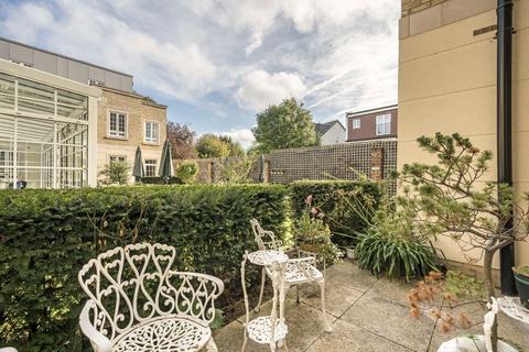 1 bedroom flat for sale, Twickenham Road, Isleworth TW7