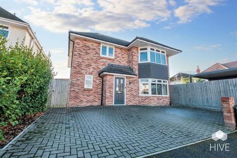 3 bedroom detached house for sale, Stokes Avenue, Poole BH15