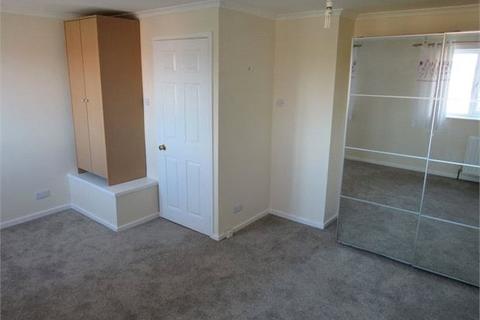 2 bedroom terraced house to rent, Abbey View, Northumberland NE46