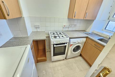 1 bedroom flat to rent, Chicksand Street, London E1