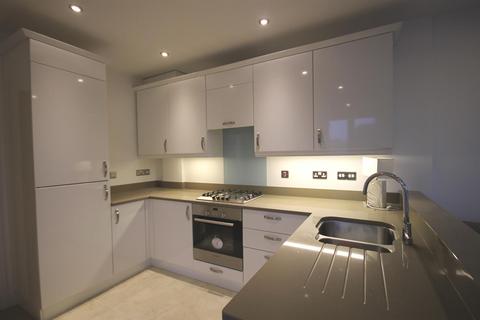 Flat 6, Grantham House, 11 - 15 North Street, Leatherhead, KT22 7AX