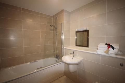 Flat 6, Grantham House, 11 - 15 North Street, Leatherhead, KT22 7AX