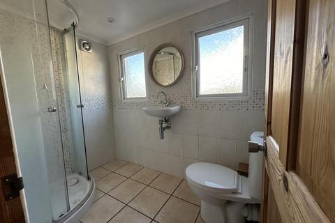 4 bedroom terraced house to rent, Fairfield Avenue,  Watford,  WD19