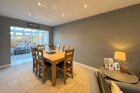 3 bedroom link detached house for sale, Tythe Barn Close, Westoning, MK45