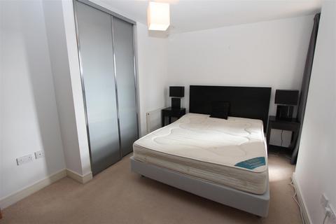 2 bedroom flat to rent, Cromwell Court, Brewery Wharf