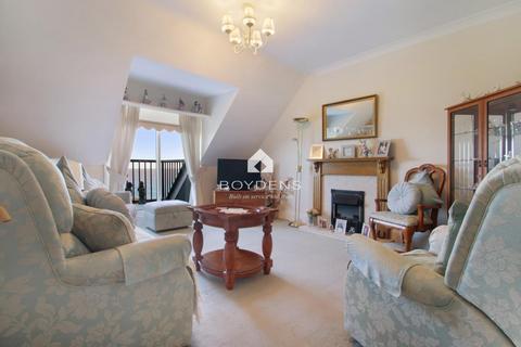 3 bedroom flat for sale, The Esplanade, Frinton-on-Sea CO13