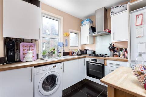 4 bedroom maisonette to rent, London SW12