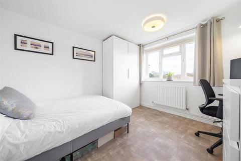 2 bedroom flat for sale, Roupell Road, London