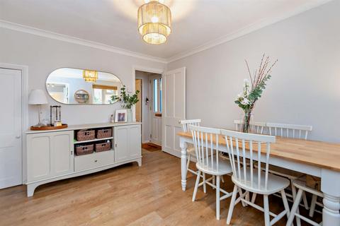 2 bedroom semi-detached house for sale, New Road, Staines-Upon-Thames TW18