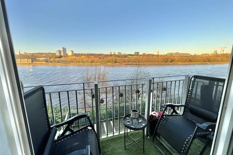 2 bedroom apartment for sale, The Grainger, The Staiths, NE8