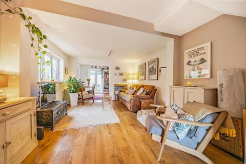 3 bedroom semi-detached house for sale, Dermody Gardens, Hither Green