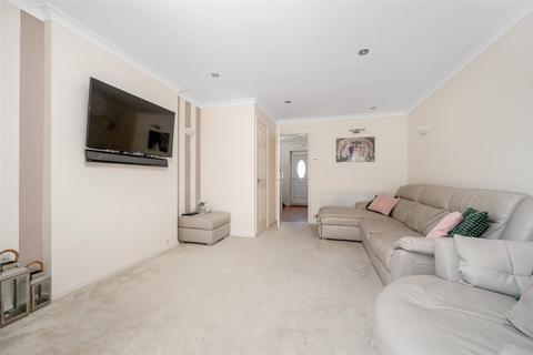 18 Blackthorn Drive, Syston, Leicester, LE7 1YT