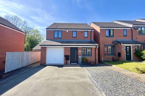 3 bedroom detached house for sale, Doultons Meadow, Dudley DY2