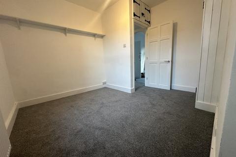 1 bedroom flat to rent, Monceux Road, Old Town