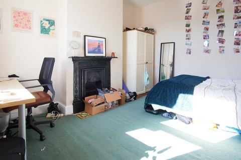 4 bedroom house to rent, Fishponds Road, Bristol BS16