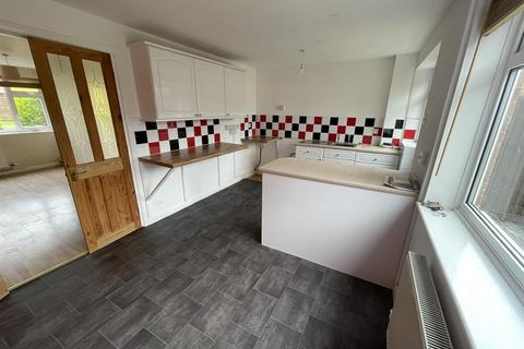 3 bedroom terraced house to rent, Hartbury Close, Cheltenham