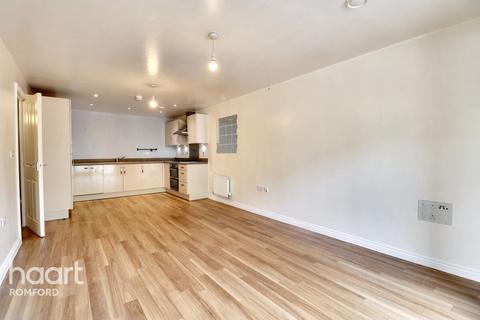 1 bedroom apartment to rent, Chigwell Road, LONDON