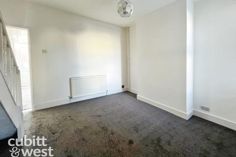 3 bedroom terraced house to rent, Walden Road Portsmouth PO2