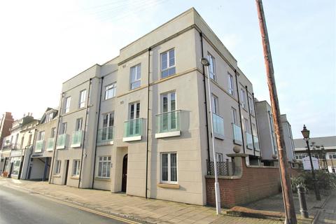 2 bedroom flat to rent, Crescent Road, Worthing, BN11