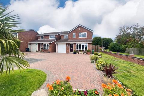 4 bedroom detached house for sale, Brayford Avenue, Brierley Hill DY5