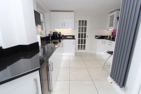 4 bedroom detached house for sale, Brayford Avenue, Brierley Hill DY5