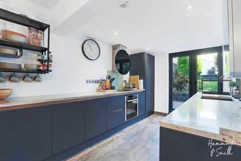 11 Brook Road, Epping, CM16 7BT