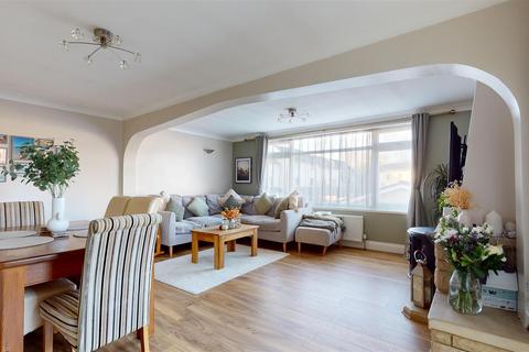 3 bedroom flat for sale, Gilda Parade, Whitchurch