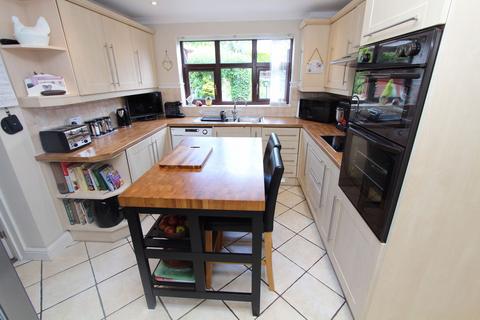 4 bedroom detached house for sale, Fernhurst Drive, Brierley Hill DY5