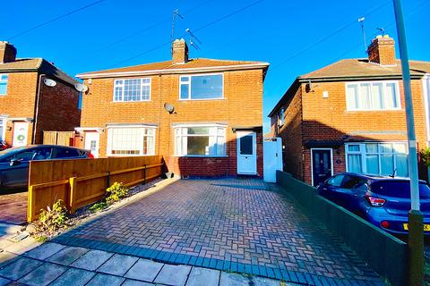 3 bedroom semi-detached house for sale, Evelyn Drive, Leicester, LE3