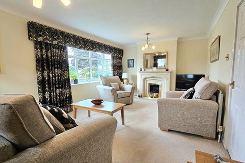 4 bedroom detached house for sale, Oakham Road, Oldbury B69