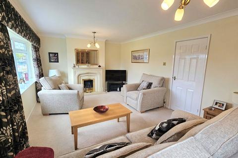 4 bedroom detached house for sale, Oakham Road, Oldbury B69