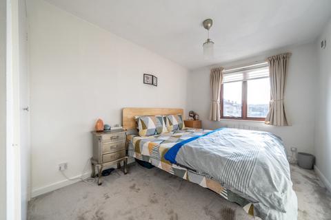 2 bedroom apartment for sale, Sandcliff Road, Erith