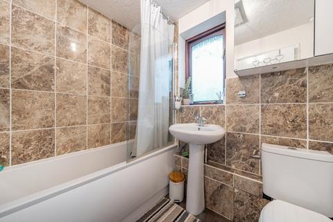 2 bedroom apartment for sale, Sandcliff Road, Erith