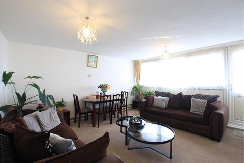 2 bedroom apartment for sale, Bellamy House, Heston TW5