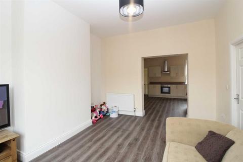 2 bedroom flat to rent, Cambridge Avenue, Whitley Bay