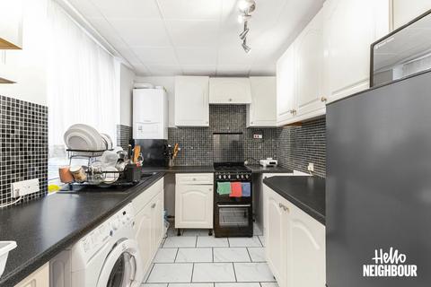 1 bedroom apartment to rent, Bettons Park, London, E15