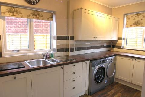 3 bedroom semi-detached house to rent, Gerald Road, Stourbridge DY8
