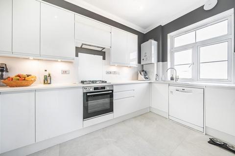 2 bedroom flat for sale, Sigrist Square, Kingston Upon Thames KT2