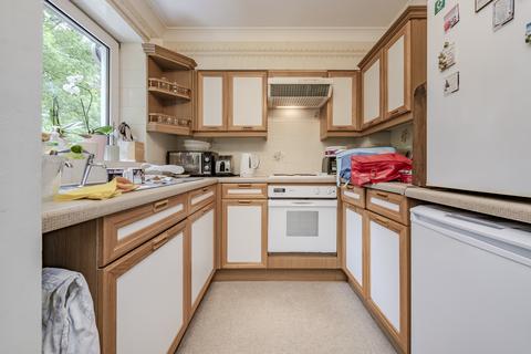 2 bedroom flat for sale, Worcester Court, Worcester Park KT4