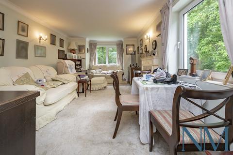 2 bedroom flat for sale, Worcester Court, Worcester Park KT4