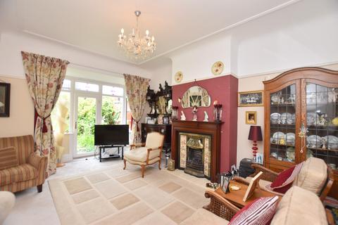 2 bedroom bungalow for sale, The Vineries, Woolton, Liverpool, L25