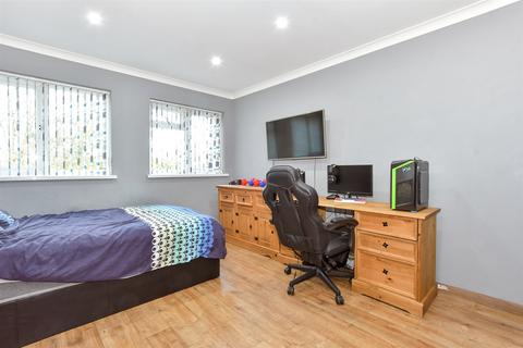 3 bedroom maisonette for sale, Market Parade, Havant, Hampshire