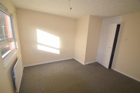 3 bedroom terraced house to rent, Chiltern Gardens, Dawley