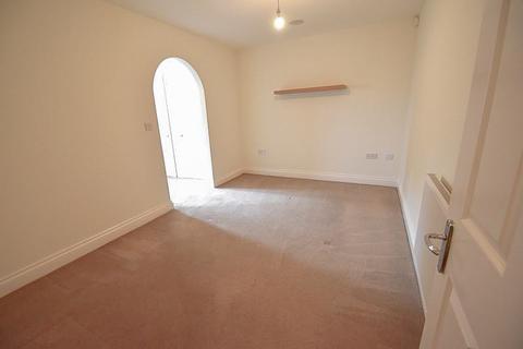 2 bedroom flat to rent, St. Annes Road, Eastbourne BN21