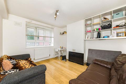 1 bedroom ground floor flat for sale, Fendt Close, London E16