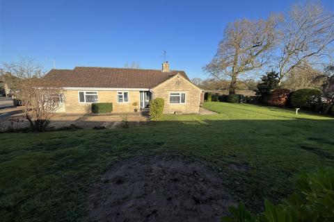 4 bedroom detached bungalow for sale, Malmesbury Road, Chippenham